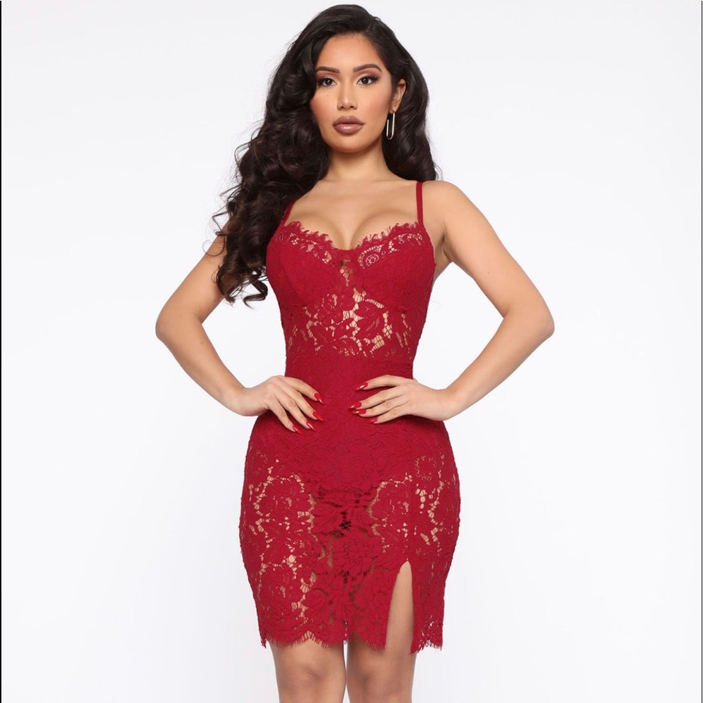 Dropping Hints Lace Dress - Burgundy